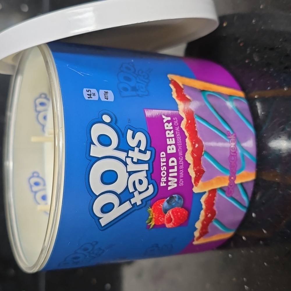 New. GooseCreek 3 Wick Candle-Frosted Wild Berry Pop-Tarts